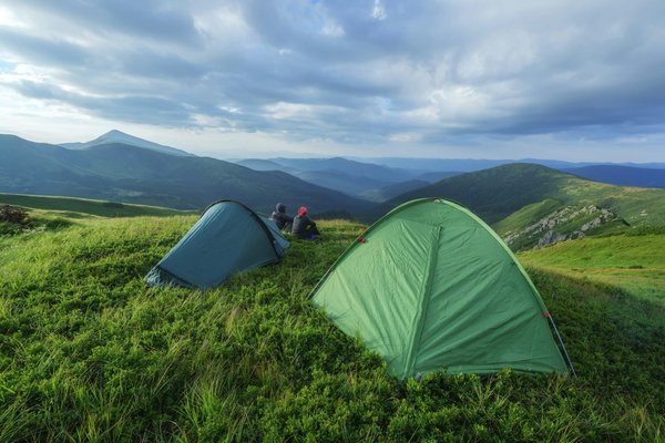 Comment choisir une tente pour un camping en région de forêt sèche?